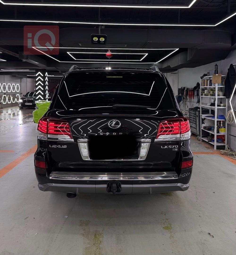 Lexus LX